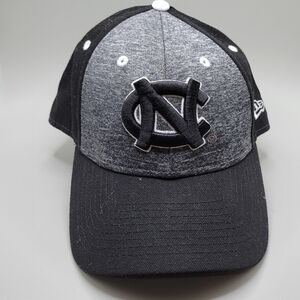 North Carolina gray & black baseball cap New Era 9 Forty velcro closure